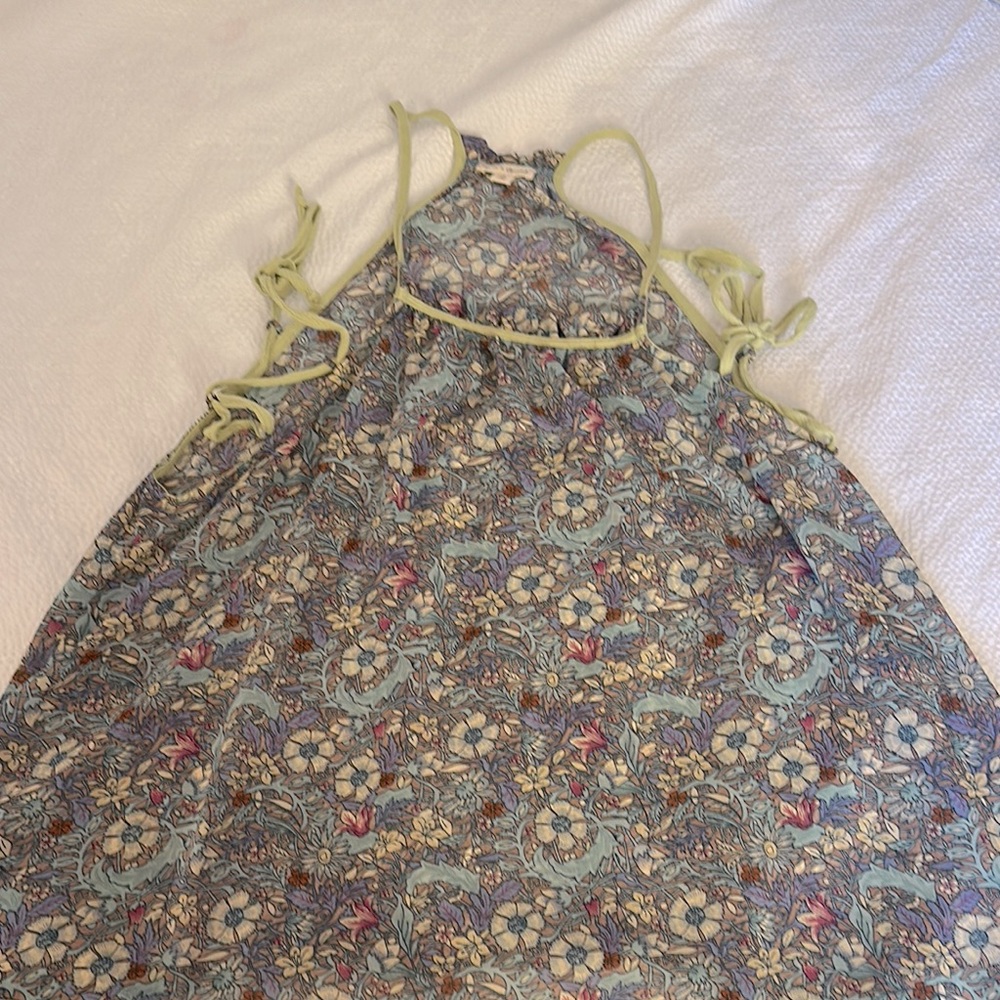 Hem & thread Sheer floral top sz S